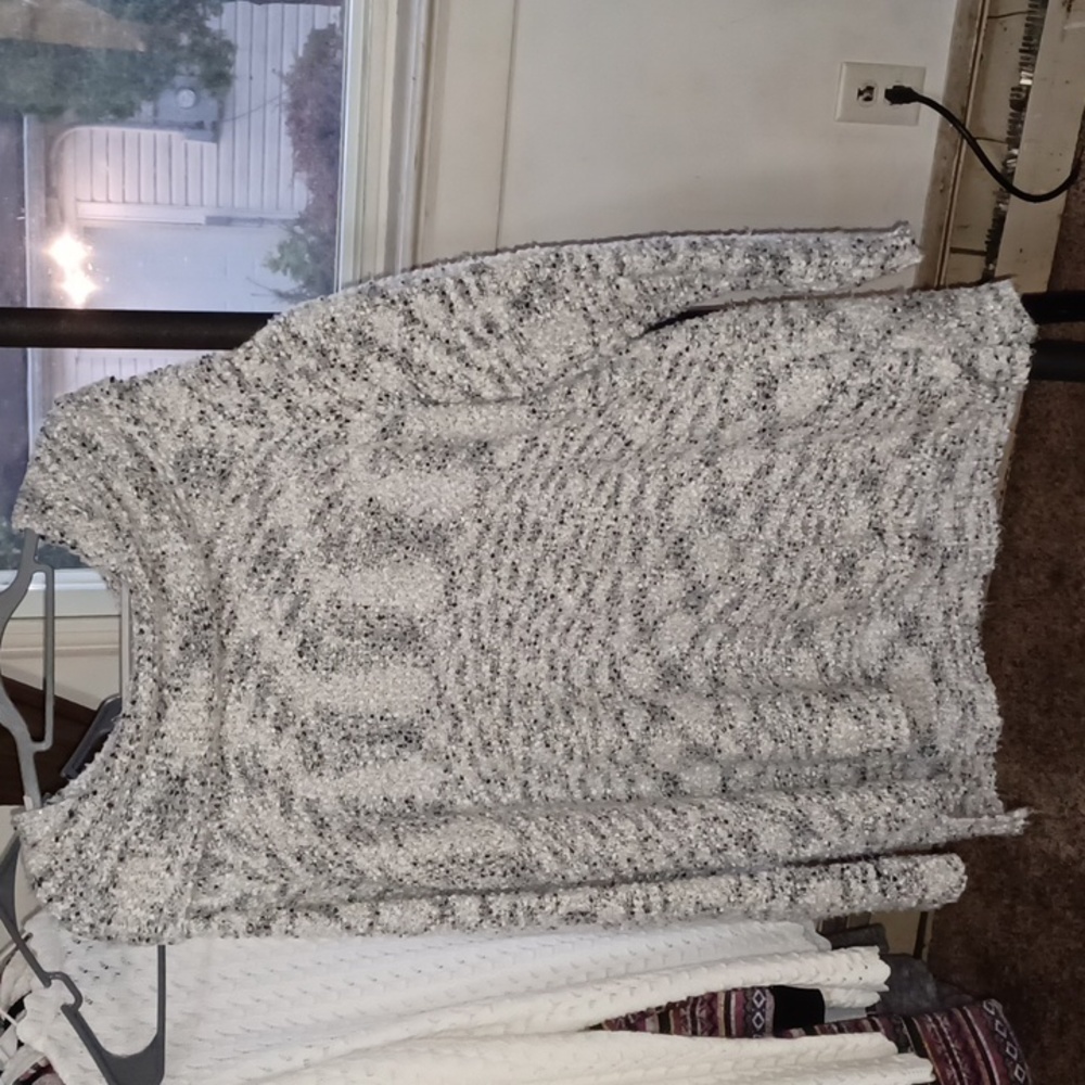EUC, Lety & Me /Cowl Neck Gary Tweed Sweater, size 3x  black , Gray